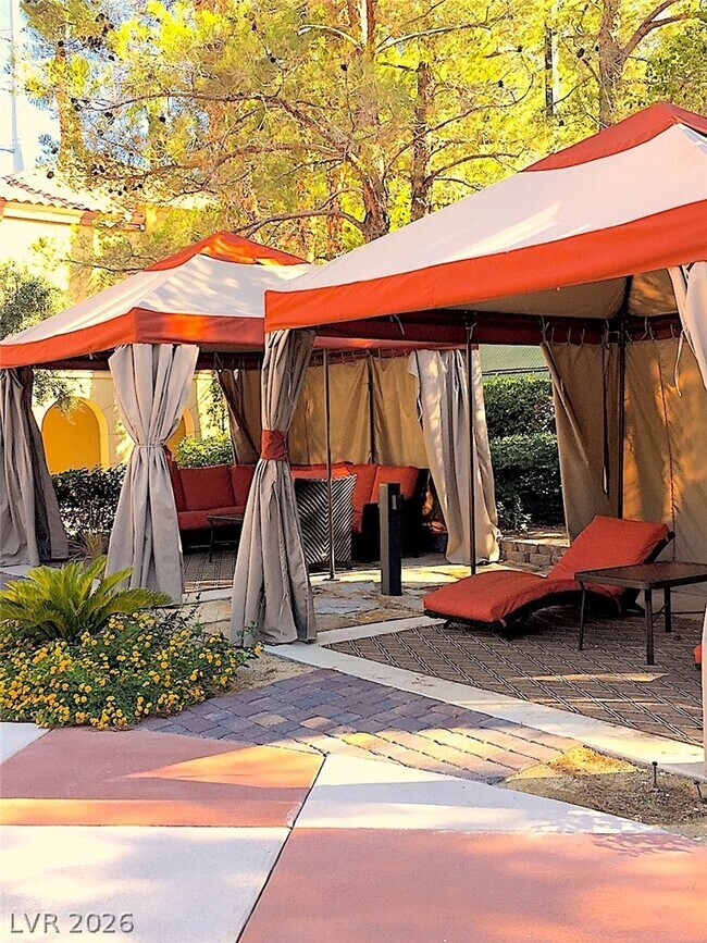 Building Photo - 210 E Flamingo Rd