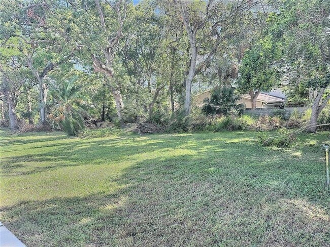 Building Photo - 29 Royal Palm Cir