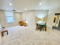 Building Photo - 131 Main St