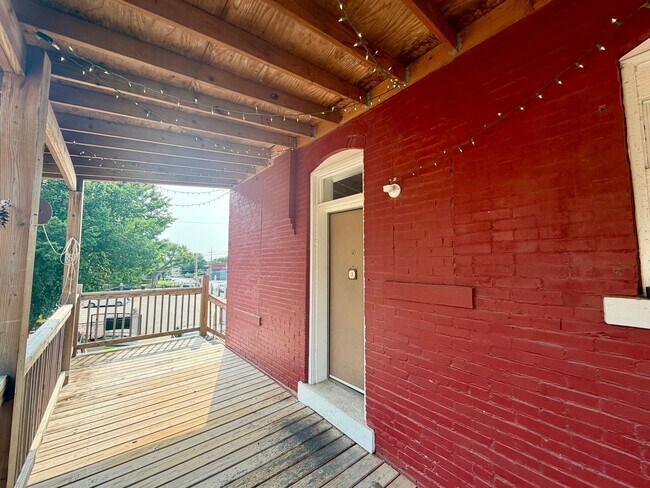 Building Photo - {2202 - A} Spacious Two Bedroom Condo in Historic Pendleton Heights Available Immediately