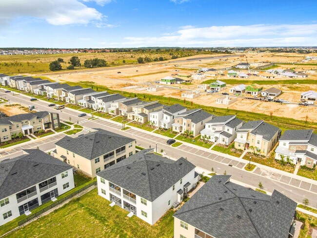 Building Photo - 9331 Sommerset Hills Dr