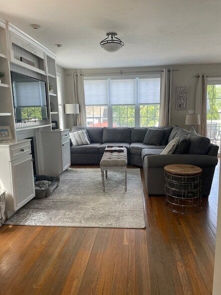 Building Photo - 128 Colonial Rd