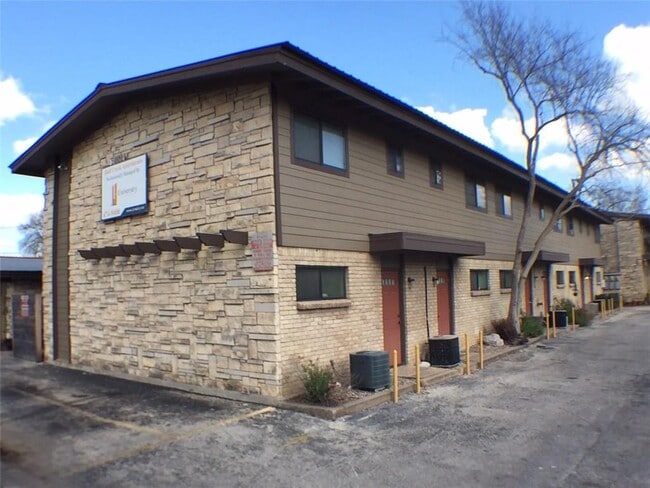 Primary Photo - 5001 Bull Creek Rd