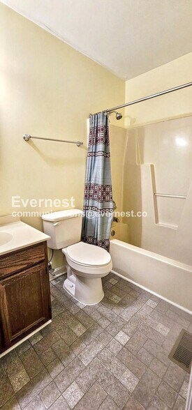 Building Photo - 217 Mimosa Ave