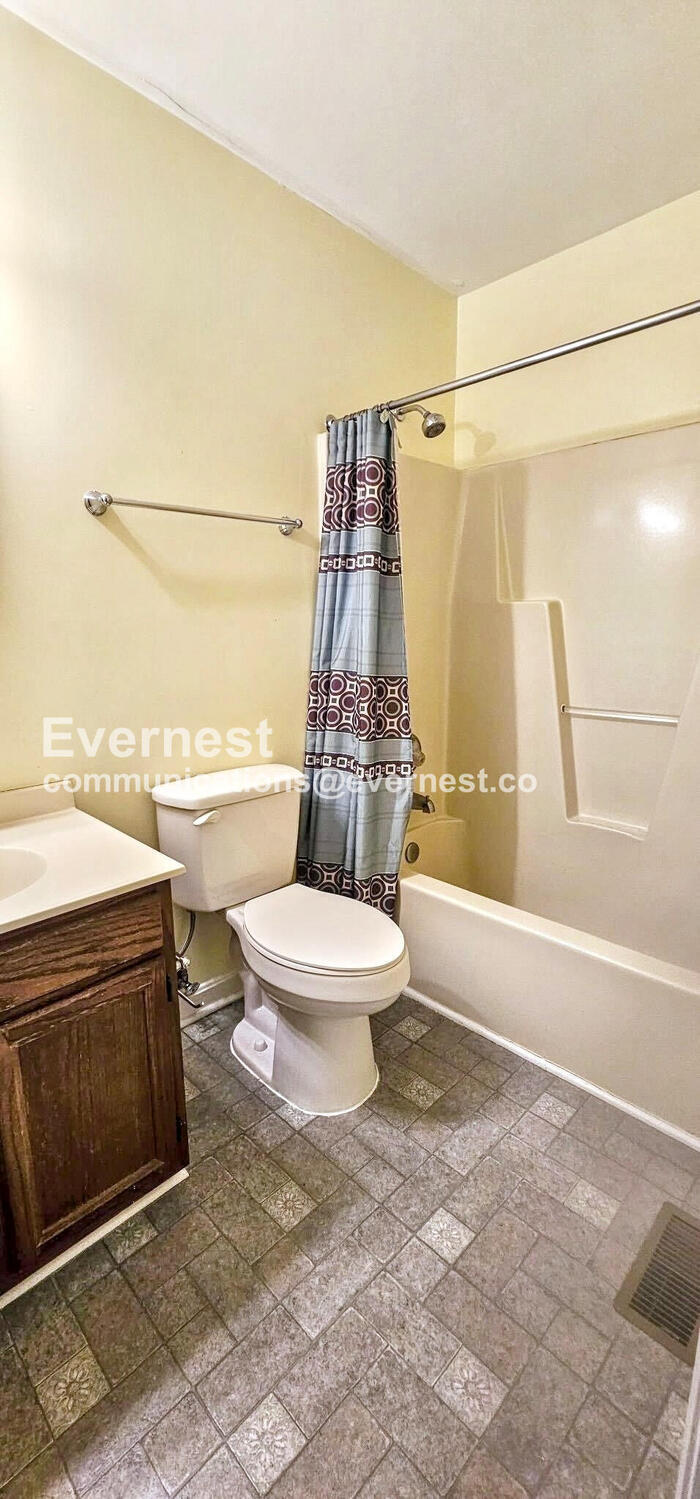 Building Photo - 217 Mimosa Ave