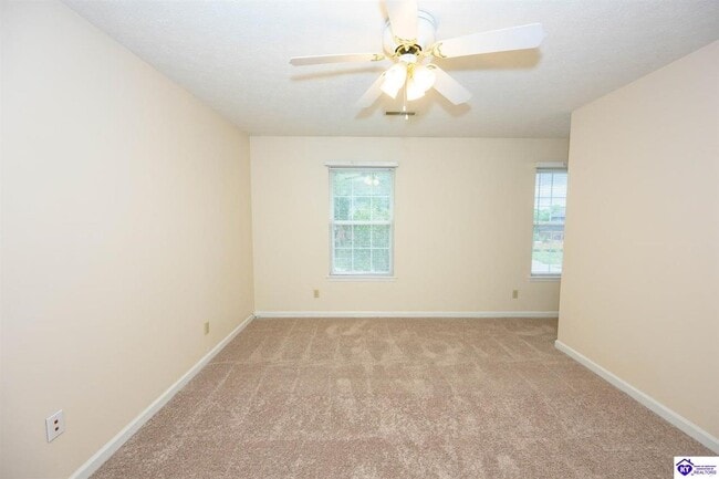 Building Photo - 1802 Oriole Dr