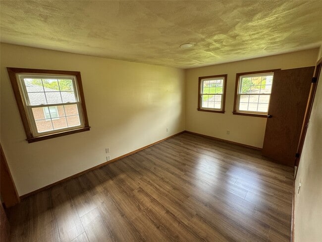 Building Photo - 11 Maiden Ln