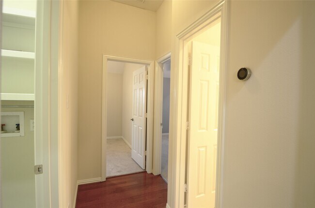 Building Photo - 5702 Fleethaven Ct