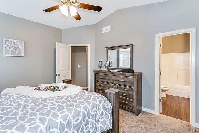 Building Photo - 1218 S Longford St