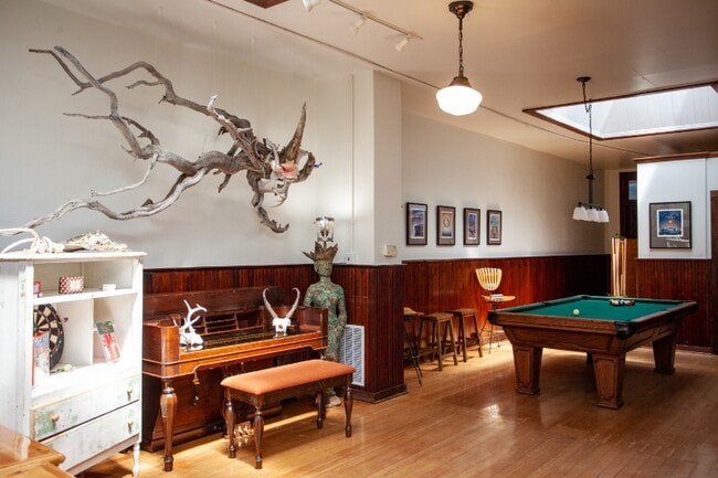 Building Photo - 119 S Main St