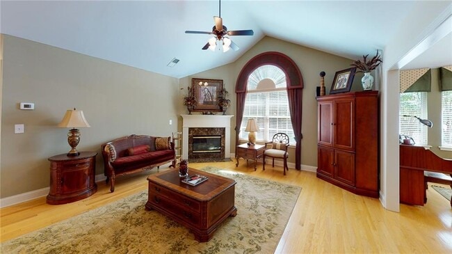 Building Photo - 100 Highlands Ridge Pl SE