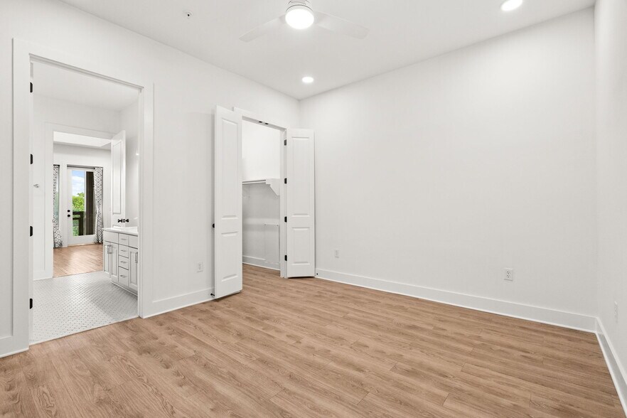 Building Photo - 4704 Sunset Trl