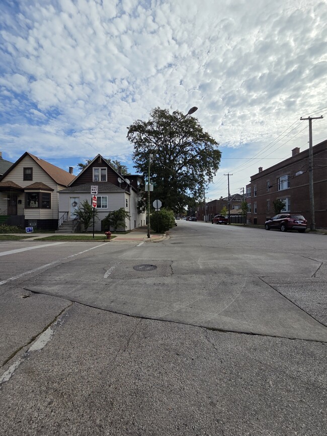 Building Photo - 9757 S Ave M