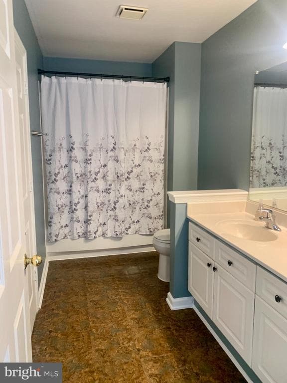 Building Photo - 20301 Beechwood Terrace