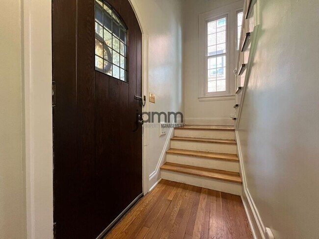 Building Photo - 2551 Charney Rd