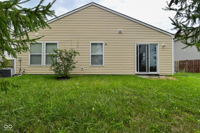Building Photo - 916 Bentgrass Dr