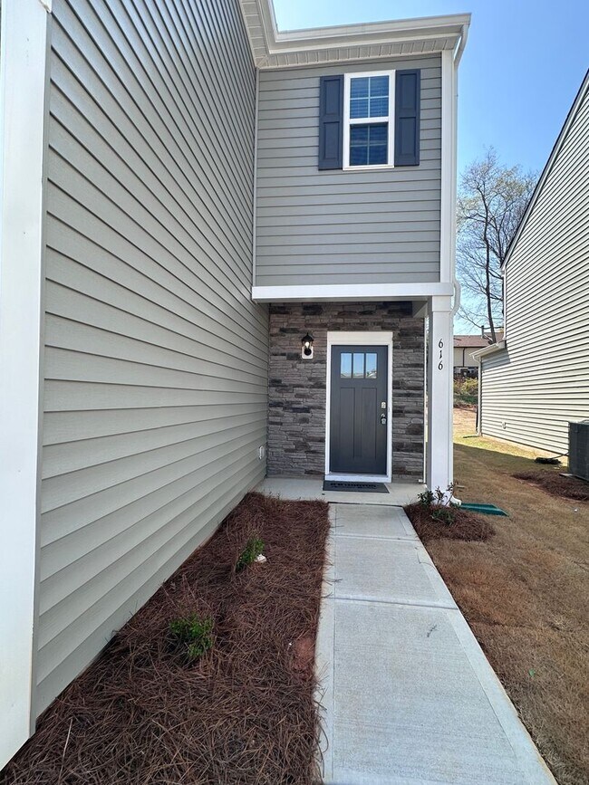 Building Photo - Brand-New  5-Bedroom Home in the Hamptons at Hickory with Modern Upgrades and Move-In Ready Comfort