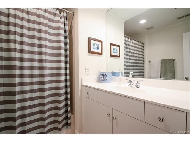 Building Photo - Dilworth/SouthEnd - 2 bed/2.5 bath First Floor Private Entrance