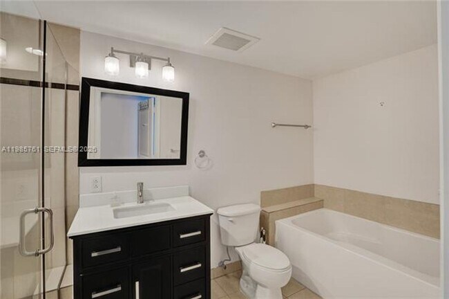 Building Photo - 480 NE 30th St