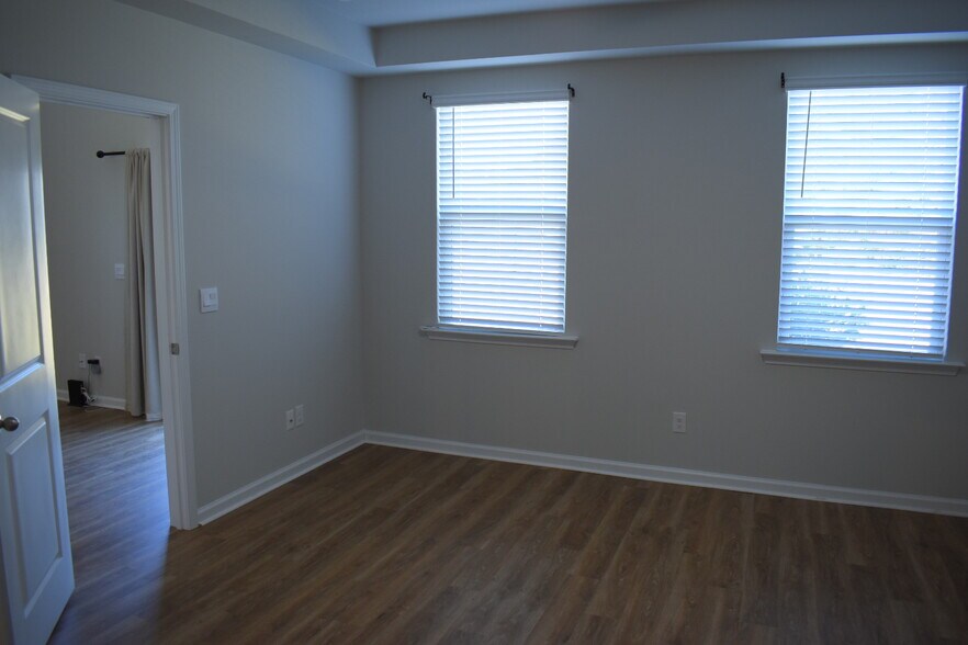 Building Photo - 1070 Clapboard Ln