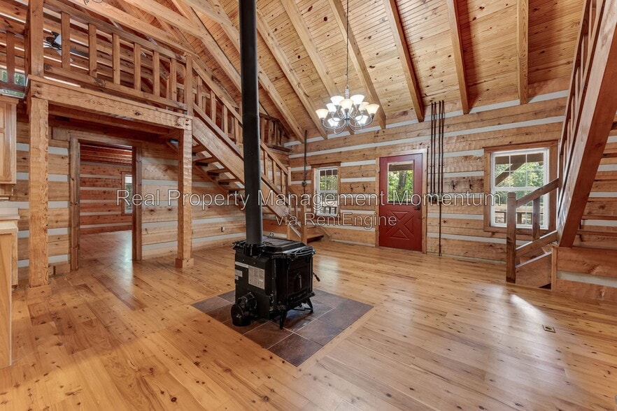 Building Photo - 225 Turkey Creek Rd