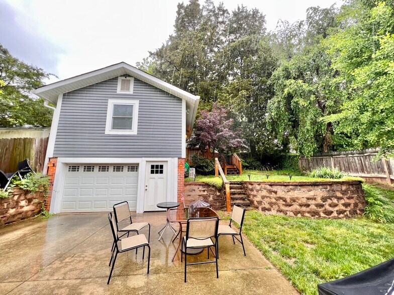 Studio sits above the garage. - 318 Corona St