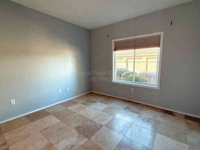 Building Photo - 5335 E Shea Blvd