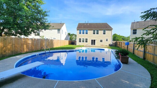 Building Photo - 1828 Somersby Ln