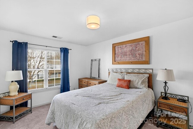 Building Photo - 3213 Mannington Dr