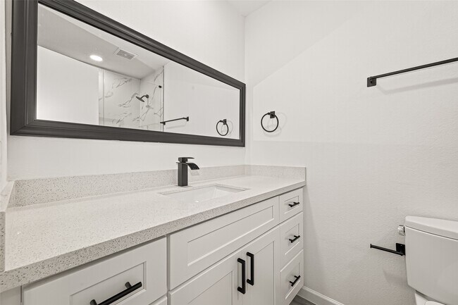 Building Photo - 11434 Loyola Dr