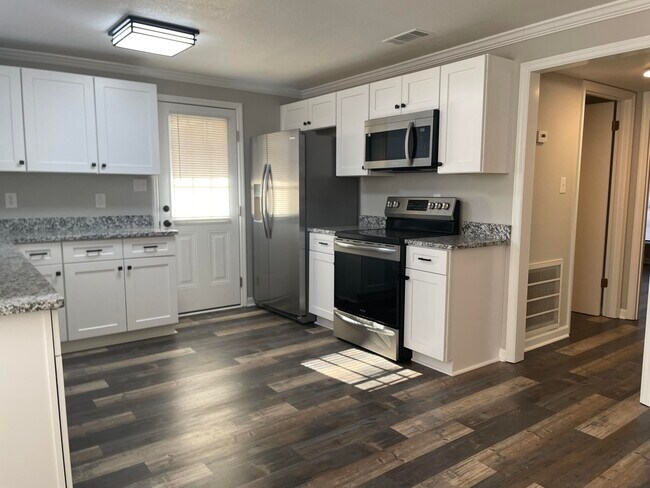 Building Photo - 325 Hackamore Trail