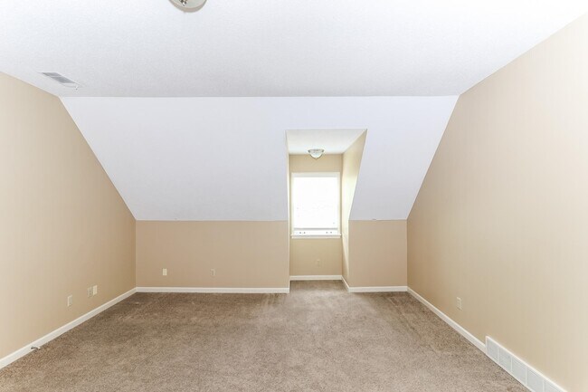 Building Photo - 102 Country Pl
