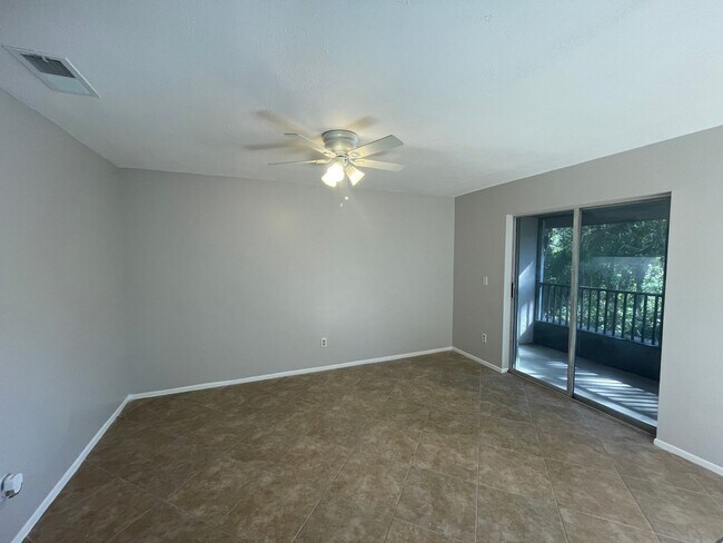 Building Photo - Newly Remodeled 2/2 Condo in South Daytona for $1325.00