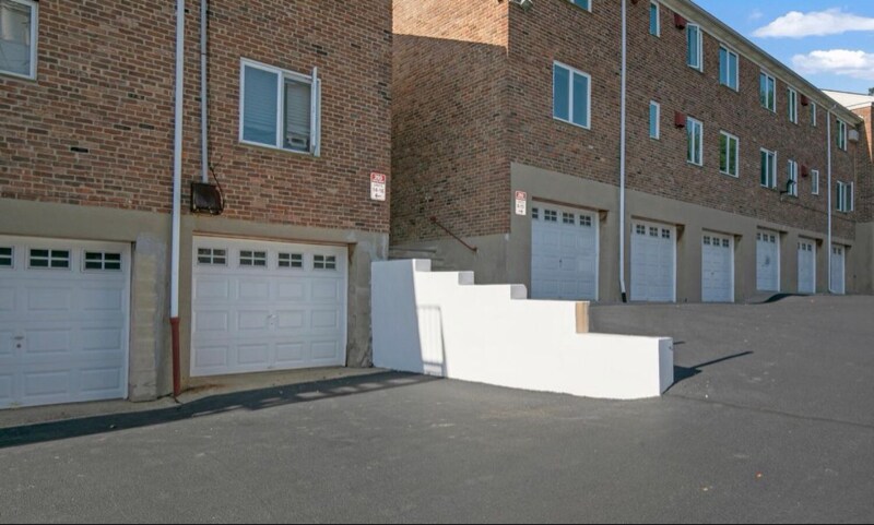 Building Photo - 283 Spring St