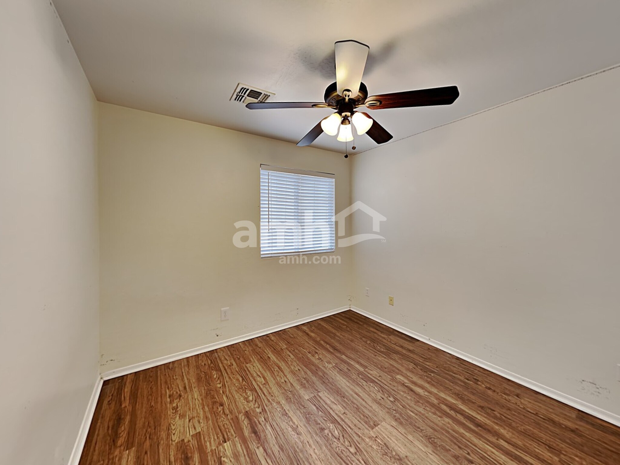 Building Photo - 1030 S 223rd Ln