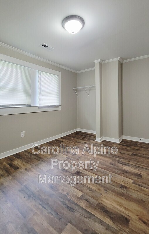 Building Photo - 505 Martin St