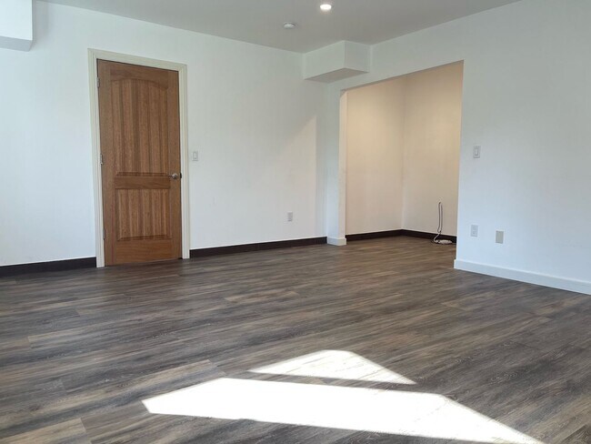 Building Photo - ARLETA