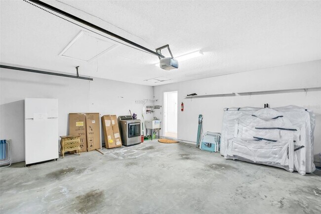 Building Photo - 1374 Viewtop Dr