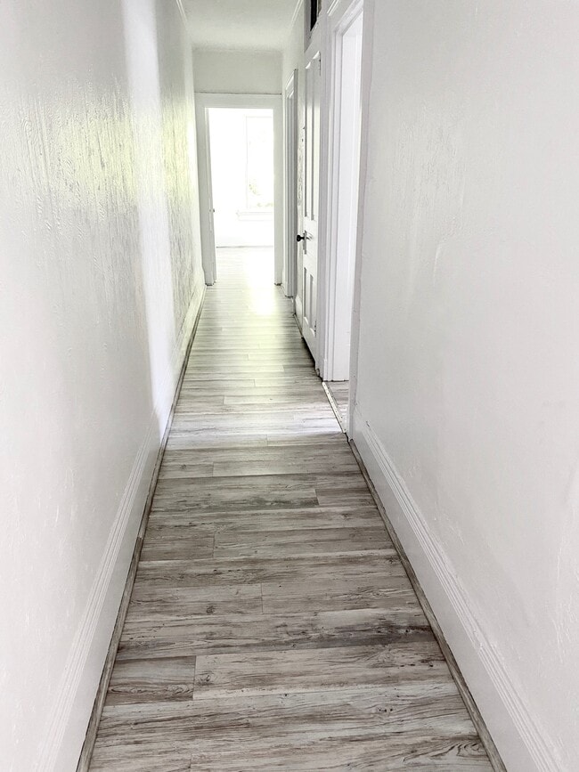 hallway - 2409-2417 W. Clifton Ave