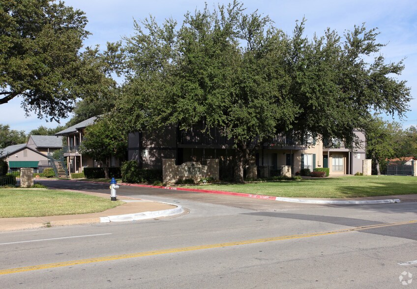 Building Photo - Lakeridge Heights