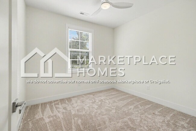 Building Photo - 6 Taverly Dr
