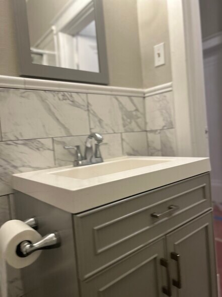 Building Photo - 1118 Ralph Ter