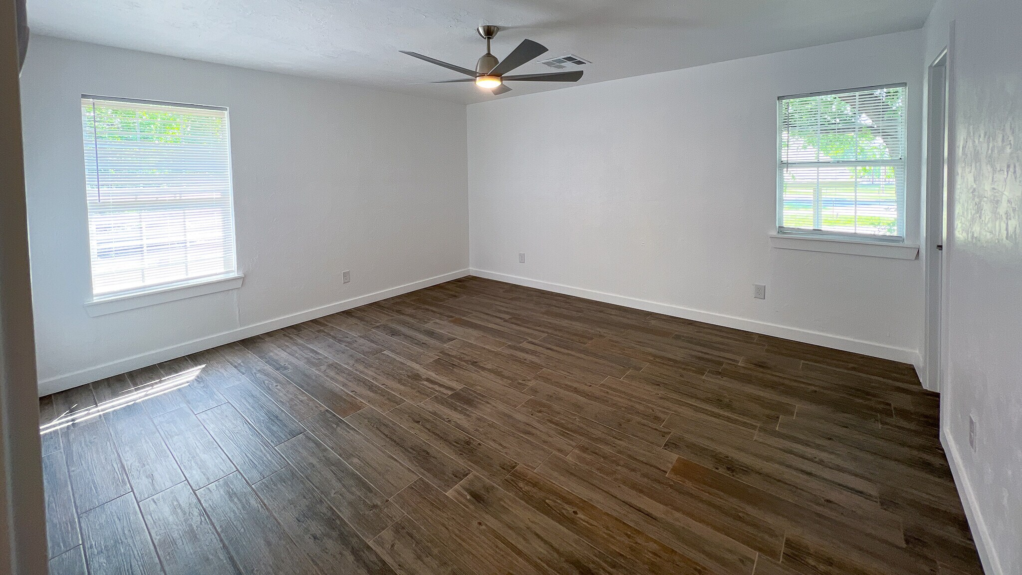 Building Photo - 601 W Caddo St