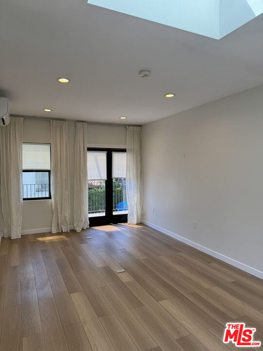 Building Photo - 8571 1/2-8587 1/2 Rugby Dr
