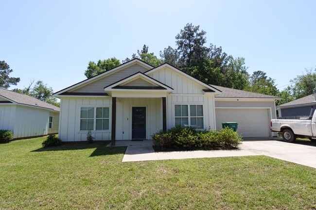 Primary Photo - 16284 Chandler Pl