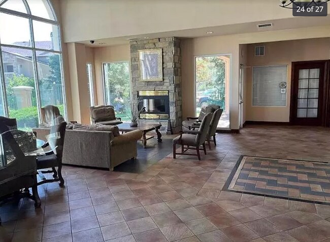 Building Photo - 1425 S Galena Way