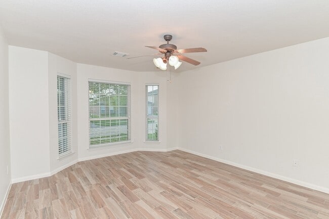 Building Photo - 4022 Mt Everest Way