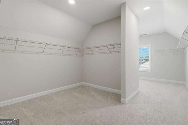 Building Photo - 401 Oakleigh Ave