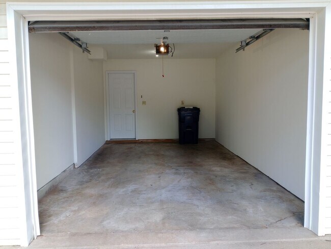 Building Photo - 3546-3548-3548 Prescott Dr