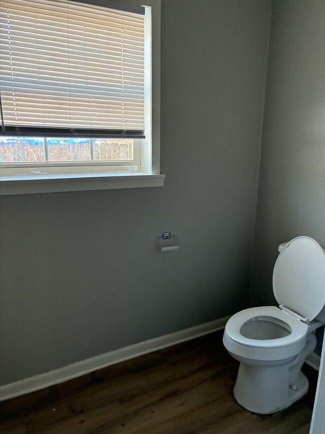 Building Photo - Spacious 4 Bedroom/3 Bath Family Home West End of Searcy